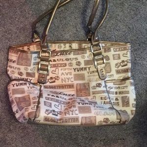 Cute purse! Lots of room inside